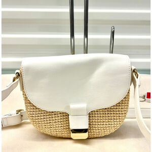 On 34th Holmme Small Straw Crossbody bag white